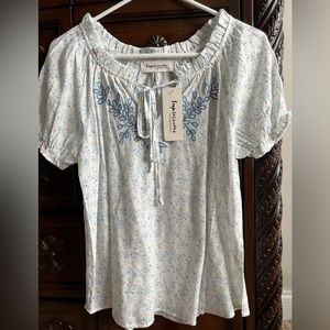 Womens Botiquw blouse new with tags!